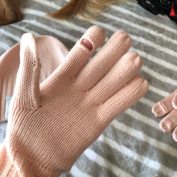 NWT Calvin Klein Hat/Glove Set - Picture 5 of 5